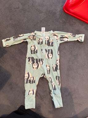Bonds Wondersuit Size 000 Mint Green Panda Print Footed Romper Pajamas